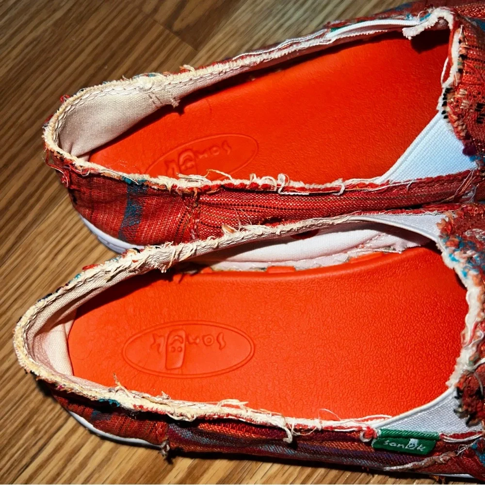 Orange Sanuk‎ slip on canvas shoes size 6